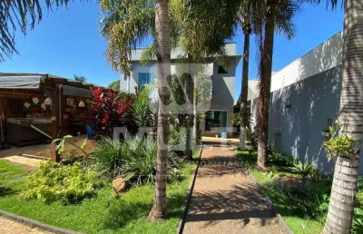Casa com 3 quartos à venda na Cidade Jardim, Uberlândia 