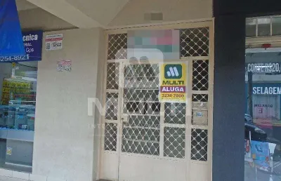 Apartamento com 3 quartos para alugar no Centro, Uberlândia 