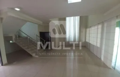 Casa em condomínio fechado com 3 quartos para alugar no Jardins Roma, Uberlândia 