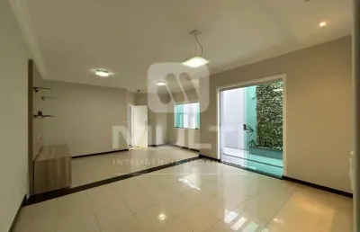Casa com 4 quartos à venda na Cidade Jardim, Uberlândia 