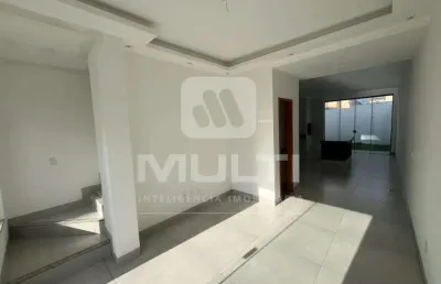 Casa com 3 quartos à venda no Novo Mundo, Uberlândia 