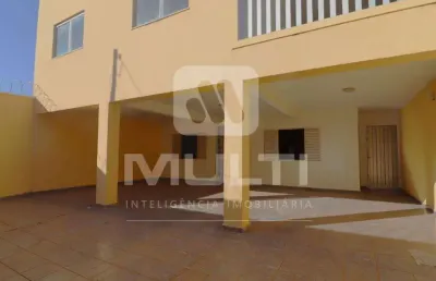 Casa com 5 quartos à venda no Santa Mônica, Uberlândia 