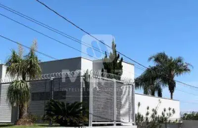 Casa com 3 quartos à venda no Jardim Karaíba, Uberlândia 