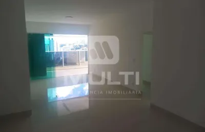 Apartamento com 3 quartos para alugar no Tubalina, Uberlândia 