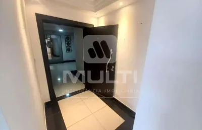 Apartamento com 4 quartos para alugar no Centro, Uberlândia 