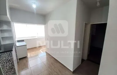 Apartamento com 2 quartos para alugar no Jardim Patrícia, Uberlândia 