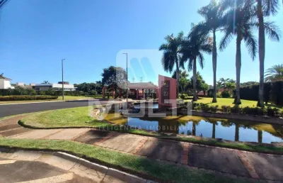 Casa em condomínio fechado com 4 quartos para alugar no Jardim Karaíba, Uberlândia 