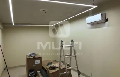 Sala comercial para alugar em Saraiva, Uberlândia 