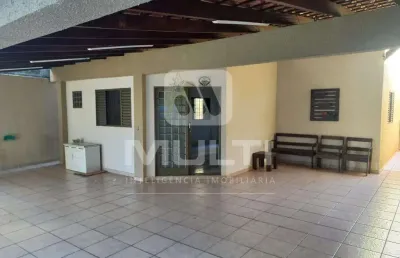 Casa com 3 quartos para alugar no Jardim Patrícia, Uberlândia 