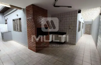 Casa com 3 quartos para alugar no Brasil, Uberlândia 