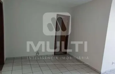 Apartamento com 3 quartos para alugar no Martins, Uberlândia 