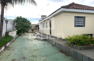 Casa com 3 quartos à venda no Presidente Roosevelt, Uberlândia 