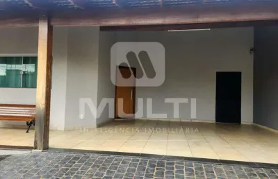 Casa com 3 quartos à venda no Jardim Holanda, Uberlândia 