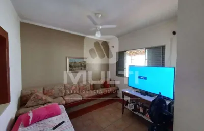 Casa com 2 quartos à venda no Presidente Roosevelt, Uberlândia 
