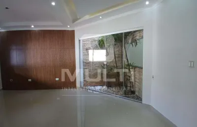 Casa com 4 quartos à venda no Jardim Botânico, Uberlândia 