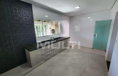 Casa com 3 quartos à venda na Cidade Jardim, Uberlândia 
