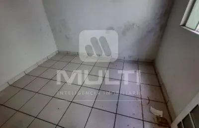 Casa com 3 quartos à venda no Residencial Gramado, Uberlândia 