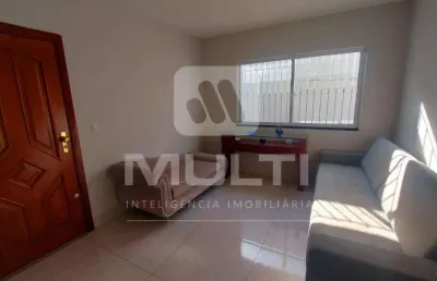 Casa com 3 quartos à venda no Presidente Roosevelt, Uberlândia 
