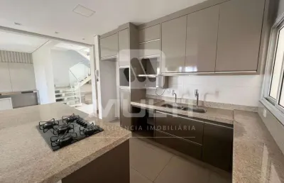 Casa em condomínio fechado com 4 quartos para alugar no Granja Marileusa, Uberlândia 