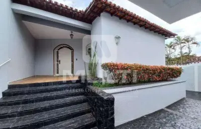 Casa com 3 quartos para alugar no Vigilato Pereira, Uberlândia 