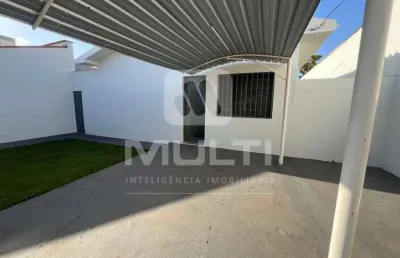 Casa com 3 quartos para alugar no Presidente Roosevelt, Uberlândia 