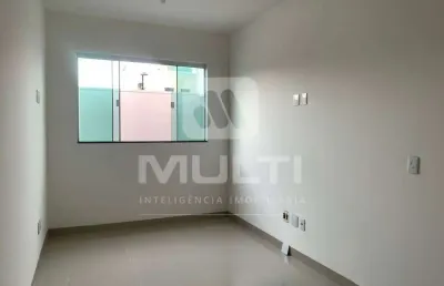 Apartamento com 2 quartos para alugar no Jardim Europa, Uberlândia 
