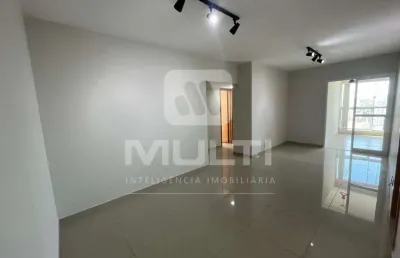 Apartamento com 3 quartos para alugar no Centro, Uberlândia 