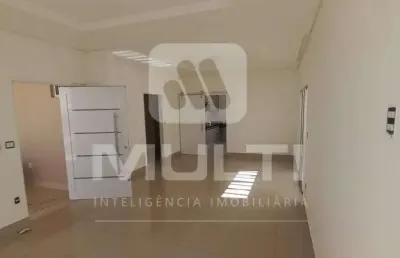 Casa com 3 quartos para alugar no Jardim Karaíba, Uberlândia 