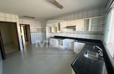 Cobertura com 3 quartos para alugar no Santa Mônica, Uberlândia 