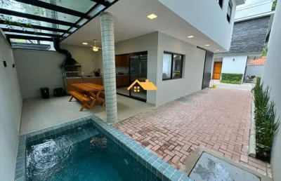 Casa em condomínio de alto padrão em maresias - 3 quartos, 3 suítes, 2 salas, 3 banheiros - são sebastião-sp