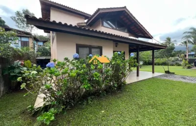 Linda casa à venda em são sebastião-sp, no bairro baleia, com 3 quartos, 2 suítes, 2 salas, 3 banheiros, 6 vagas de garagem e 170m² de área!