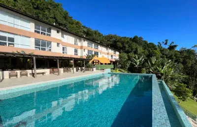Casa em condominio com quadra de tênis e serviço de praia em camburi, são sebastião-sp: 3 quartos, 3 suítes, 2 salas, 3 banheiros, 2 vagas, 96,60m².