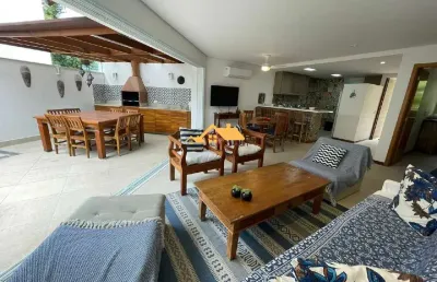 Casa em condomínio a 350 metros da praia em juquehy, são sebastião-sp  4 quartos, 4 suítes  3 vagas  150m²  350 metros da praia!