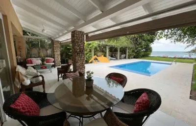 Casa  frente ao mar na praia de juquehy- sao sebastiao, sp.