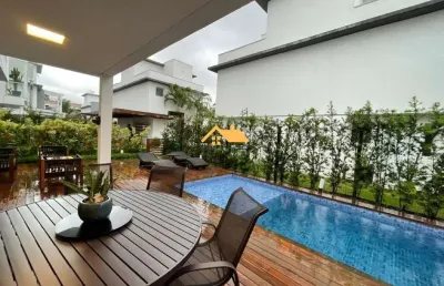 Imóvel de luxo em condomínio na praia de maresias, são sebastião-sp: 4 quartos, 4 suítes, 2 salas, 4 banheiros, 2 vagas - 230,00m².