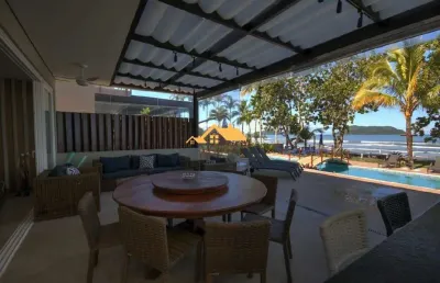 Casa em condomínio frente ao mar na praia de juquehy