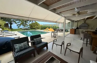 Luxuosa casa em condomínio à venda em maresias, são sebastião-sp: 5 quartos, 5 suítes, 3 salas, 6 banheiros, 2 vagas, 350m².