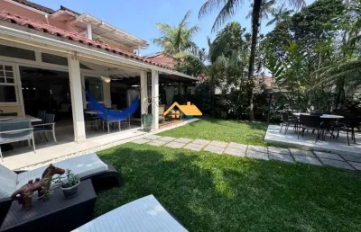 Luxuosa casa em condomínio à venda em juquehy, são sebastião-sp: 4 quartos, 4 suítes, 3 salas, 4 banheiros, 2 vagas, 305m².