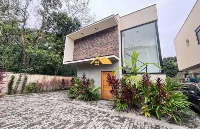 Casa de alto padrão em condomínio para locação em boiçucanga, são sebastião-sp: 3 quartos, 3 suítes, 2 salas, 3 banheiros, 2 vagas, 120m²!