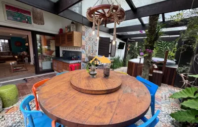 Casa  em condomínio exclusivo em juquehy, são sebastião-sp: 6 quartos, 6 suítes, 3 salas, 8 banheiros, 2 vagas, 260m².