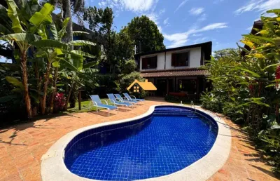 Casa  no condomínio baleião  alto padrão na baleia, são sebastião-sp com 5 quartos, 5 suítes e 354m².