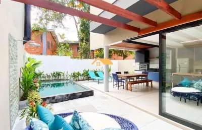 Casa de luxo em condomínio: 3 quartos, 3 suítes, 2 salas, 3 banheiros, 2 vagas na cidade de são sebastião-sp, juquehy - 150m².