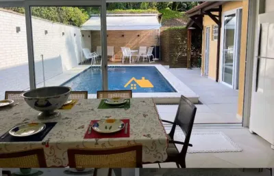 Casa com piscina em condominio, são sebastião-sp: 4 quartos, 4 suítes, 2 salas, 4 banheiros, 3 vagas, 180m².