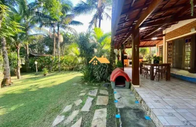 Imperdível casa de 4 quartos na praia de maresias - 1 suíte, 2 salas, 3 banheiros, 3 vagas - 180m² em são sebastião-sp