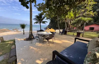 Espetacular residência em condomínio na praia preta em são sebastião-sp: 5 quartos, 5 suítes, 3 salas, 5 banheiros, 5 vagas de garagem, 220m².