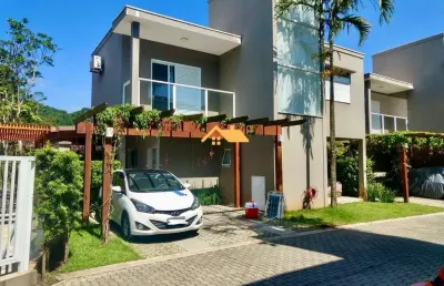 Sobrado a venda em camburi  - são sebastião-sp: 3 quartos, 1 suíte, 2 salas, 2 banheiros, 2 vagas, 150m².