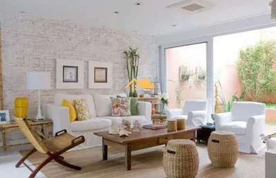 Condominio armacao de juquehy, são sebastião-sp: 4 quartos, 3 suítes, 4 banheiros, 2 vagas de garagem