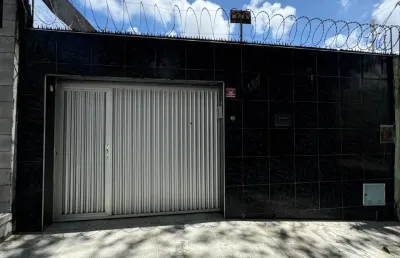 Casa com 3 quartos à venda na Rua Professor Heribaldo Costa, 167, Pici, Fortaleza