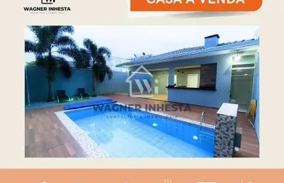 Casa com piscina aquecida à venda, com ar condicionado, cozinha planejada com eletros, área gourmet