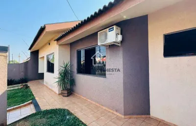 Ampla casa à venda, 03 quartos (01 suite) com jardim e area gourmet com churrasqueira e forno a len